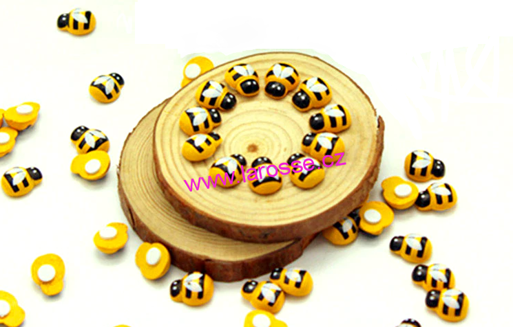 Ozdůbka - dřevěná včelička
