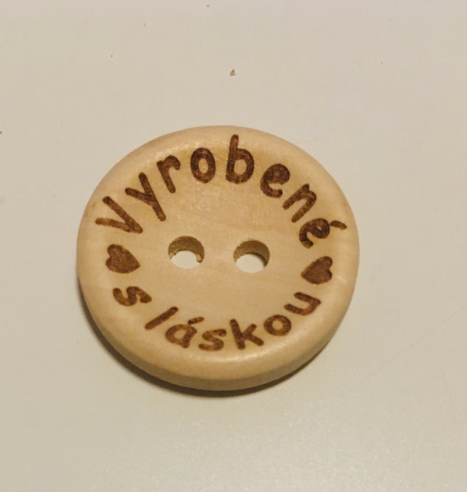 Dřevěný knoflík 15 mm - Vyrobené s láskou