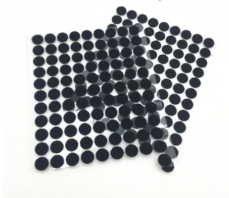 Suchý zip - samolepící černý 10 mm - 12 ks